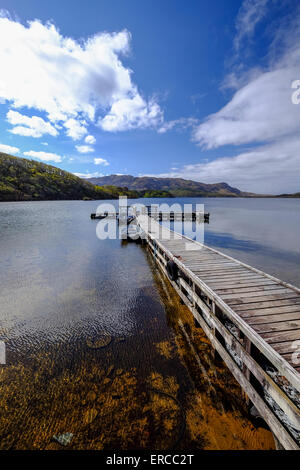 Loch Morar Schottland, Boat Jetty erstreckt sich auf das Loch Stockfoto