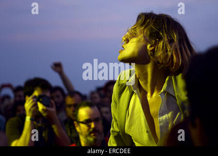 Barcelona, Spanien. 30. Mai 2015. Sam France, Sänger der US-amerikanischen Band Foxygen, durchführt während das Primavera Sound Festival 2015 im Parc del Forum in Barcelona, Spanien, 30. Mai 2015. Das Festival ist eines der größten in Spanien. Foto: Henrik Josef Boerger/Dpa/Alamy Live-Nachrichten Stockfoto