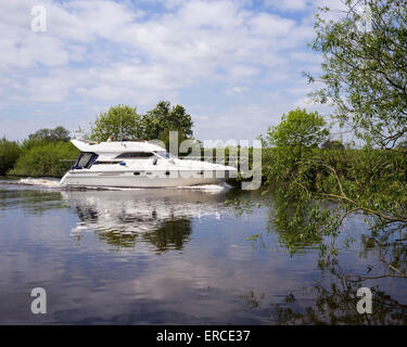 Ein Bank Holiday Wochenende Kreuzfahrt auf dem Fluss Ouse, City of York, Yorkshire, England, UK Stockfoto