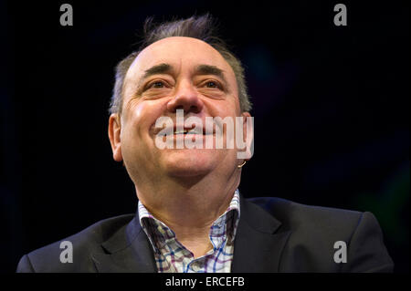 Alex Salmond MP MSP Autor & Politiker sprechen auf der Bühne Hay Festival 2015 Stockfoto