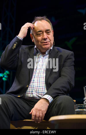 Alex Salmond MP MSP Autor & Politiker sprechen auf der Bühne Hay Festival 2015 Stockfoto