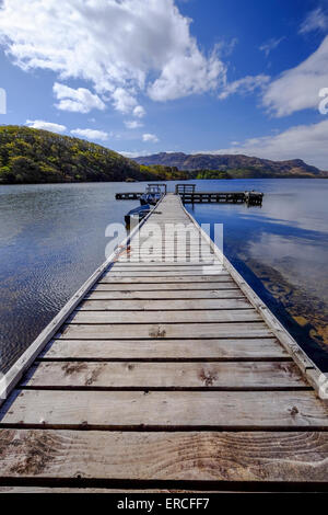 Wooden Boat Jetty auf Loch Morar in Schottland Stockfoto