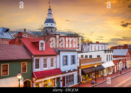 Annapolis, Maryland, USA Innenstadt Blick auf Main Street mit im Repräsentantenhaus. Stockfoto