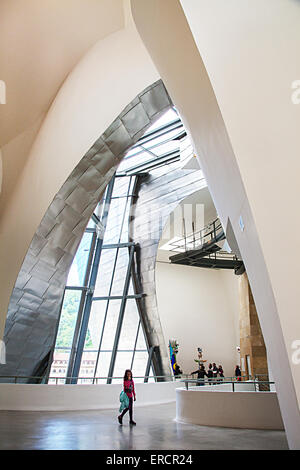 Innere des Guggenheim-Museums Bilbao Stockfoto
