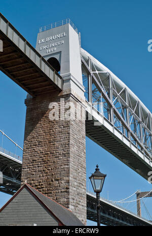 Saltash Waterside, Ansicht von Brunels Royal Alber Brücke über den Tamar river Stockfoto