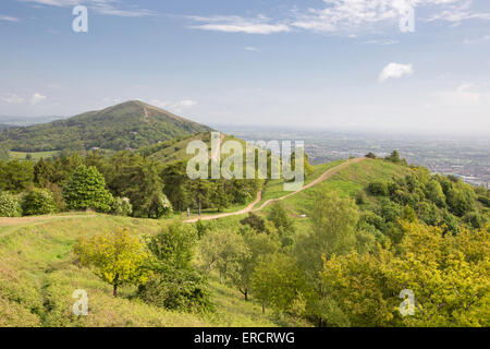 Frühling auf den Malvern Hills, Blick nach Norden in Richtung Worcestershire Beacon, Worcestershire, England. UK Stockfoto