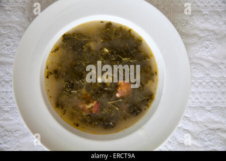 Traditionellen portugiesischen Caldo Verde Suppe Stockfoto