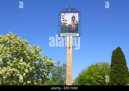 Sandhurst Ortsschild, Kent, England, Großbritannien Stockfoto