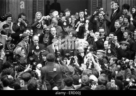 Standesamtliche Hochzeit von Paul McCartney & Linda Eastman, Standesamt Marylebone, London, 12. März 1969. Stockfoto