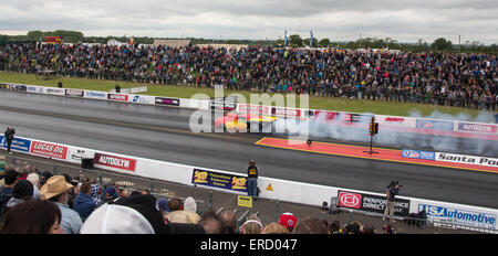 Burnout bei Santa Pod FIA Main Event, Mai 2015 Stockfoto