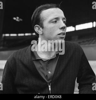 Nobby Stiles Preston North End Neuzugang von Manchester United gesehen hier in einem Interview mit dem Daily Mirror Sportreporter Frank McGhee. 20. März 1963 Stockfoto