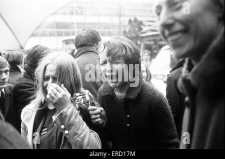 Standesamtliche Hochzeit von Paul McCartney & Linda Eastman, Standesamt Marylebone, London, 12. März 1969.