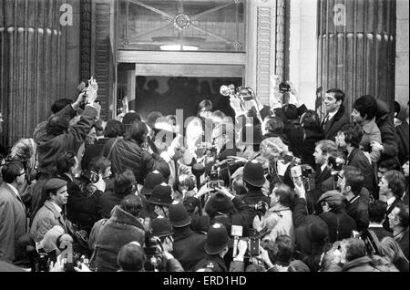 Standesamtliche Hochzeit von Paul McCartney & Linda Eastman, Standesamt Marylebone, London, 12. März 1969. Stockfoto