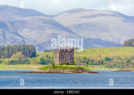 Castle Stalker in Mund Loch Laich gegenüber Portnacroish in der Nähe von Port Appin nördlich von Oban Argyll & Bute Schottland Stockfoto