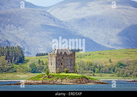 Castle Stalker in Mund Loch Laich gegenüber Portnacroish in der Nähe von Port Appin nördlich von Oban Argyll & Bute Schottland Stockfoto
