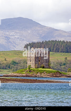 Castle Stalker in Mund Loch Laich gegenüber Portnacroish in der Nähe von Port Appin nördlich von Oban Argyll & Bute Schottland Stockfoto