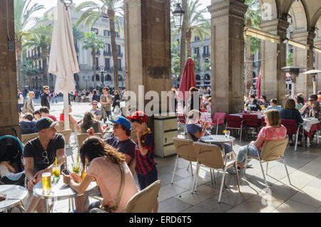 Restaurant am Placa Reial, gotisches Viertel, Barcelona, Spanien Stockfoto