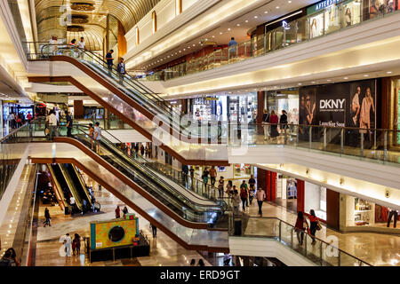 Mumbai Indien, Lower Parel, High Street Phoenix, Einkaufszentrum, innen, Palladium, Shopping Shopper Shopper Shop Shops Markt Märkte Marktplatz Kauf sel Stockfoto