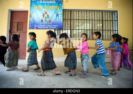 Guatemala indigene Kinder im Vorschulalter in Tierra Linda, Solola, Guatemala. Stockfoto