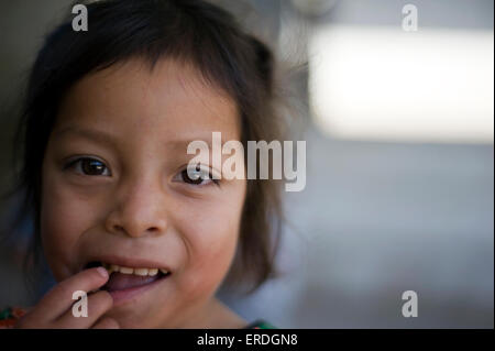 Maya indigene Mädchen in Tierra Linda, Solola, Guatemala. Stockfoto