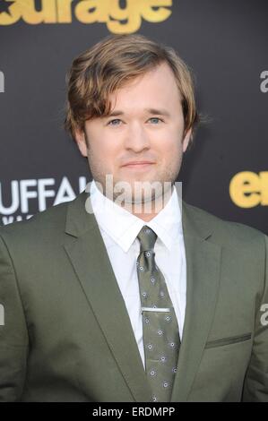 Los Angeles, CA, USA. 1. Juni 2015. Haley Joel Osment bei der Ankunft für ENTOURAGE Premiere, The Regency Village Theatre, Los Angeles, CA 1. Juni 2015. Bildnachweis: Elizabeth Goodenough/Everett Collection/Alamy Live-Nachrichten Stockfoto