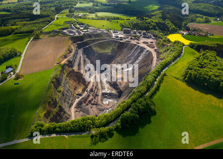 Kalkstein Bergbau, Menden-Oberrödinghausen, Steinbruch Asbeck Möringen, Arnsberg, Sauerland, Nordrhein-Westfalen, Deutschland Stockfoto