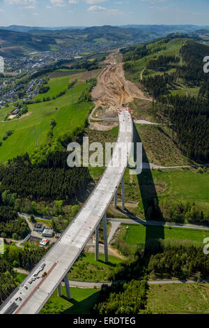 Bau von dem höchsten Viadukt von North Rhine-Westphalia, weiter Bau der A46 zwischen Meschede und Olsberg Stockfoto