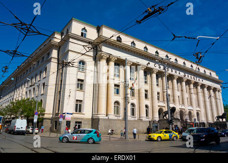 Verkehr, vor Justizpalast, Vitosha main street, central Sofia, Bulgarien, Europa Stockfoto