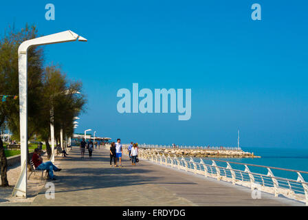 Strandpromenade, Pesaro, Marken, Italien Stockfoto