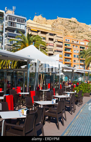 Restaurant-Terrasse, Paseo de Gomez, promenade am Playa del Postiguet, Alicante, Alacant, Costa Blanca, Spanien Stockfoto
