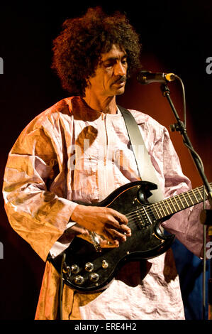 Ibrahim ag Alhabib, Lead-Sänger von Tinariwen. Tinariwen sind Gitarre-Dichter aus der südlichen Sahara. Sie sind Symbole Stockfoto