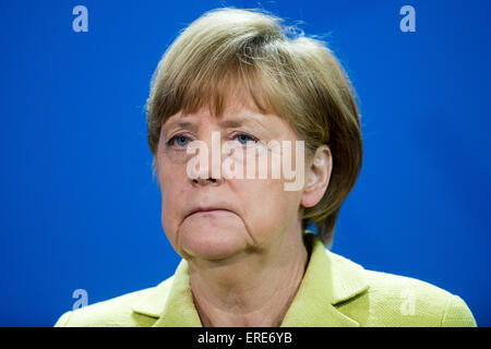 Berlin, Deutschland. 1. Juni 2015. Deutsche Bundeskanzlerin Angela Merkel (CDU) spricht bei einer Pressekonferenz erklärt nach einem Treffen am digitalen Strategie in der Europäischen Union in Berlin, Deutschland, 1. Juni 2015. Foto: Maurizio Gambarini/Dpa/Alamy Live News Stockfoto