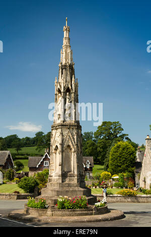 Großbritannien, England, Staffordshire, Ilam, Mary Watts-Russell Memorial Kreuz errichtet im Jahre 1840 Stockfoto