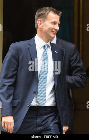 Downing Street, London, 2. Juni 2015. Gesundheitsminister Jeremy Hunt verlässt 10 Downing Street nach der wöchentlichen Sitzung des Kabinetts. Bildnachweis: Paul Davey/Alamy Live-Nachrichten Stockfoto
