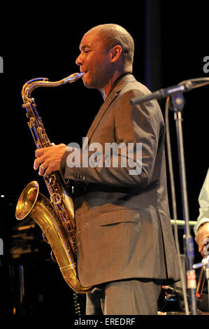 Branford Marsalis spielt Tenorsaxophon Bad Music Festival. Marsalis ist ein dreifacher Grammy-Gewinner. 25. Mai 2009. BM: US-amerikanischer Saxophonist, Komponist und Bandleader, b. 26. August 1960- Stockfoto