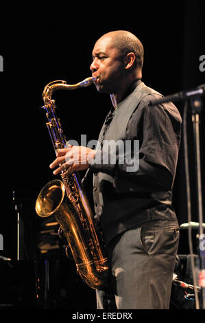 Branford Marsalis spielt Tenorsaxophon Bad Music Festival. Marsalis ist ein dreifacher Grammy-Gewinner. 25. Mai 2009. BM: US-amerikanischer Saxophonist, Komponist und Bandleader, b. 26. August 1960- Stockfoto