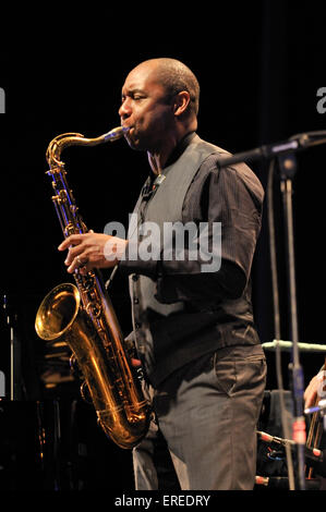 Branford Marsalis spielt Tenorsaxophon Bad Music Festival. Marsalis ist ein dreifacher Grammy-Gewinner. 25. Mai 2009. BM: US-amerikanischer Saxophonist, Komponist und Bandleader, b. 26. August 1960- Stockfoto