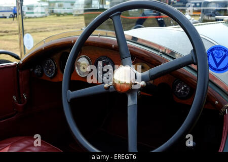 Jahrgang, 3ltr. Bentley-cockpit Stockfoto