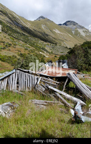 Verlassener Gebäude, Mount Nikolaus, Central Otago, Südinsel, Neuseeland Stockfoto