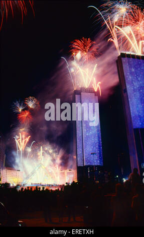 Spektakuläre Konzert des französischen Musikers Jean-Michel Jarre in La Défense, Paris. Bastille-Tag, 14. Juli 1990. Stockfoto