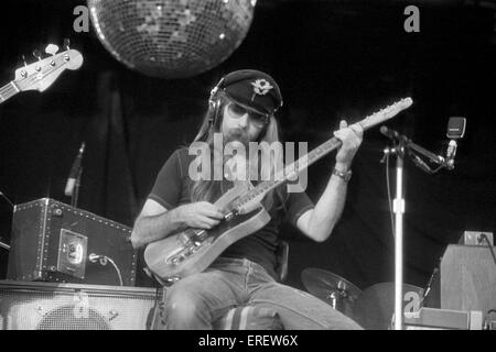 Jeff "Skunk" Baxter als Bestandteil von den Doobie Brothers beim Lesen Rockfestival, England, August 1977. Amerikanische Stockfoto