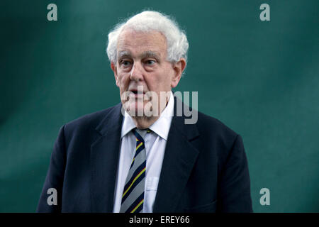 Sir Thomas Dalyell, 11. Baronet, Briten ArbeitsPartei Politiker diskutierten seines Lebens mit BBC Sender James Naughtie am Edinburgh Buch-Festival 2011, Edinburgh, Schottland, Großbritannien. Stockfoto