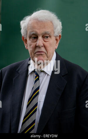 Sir Thomas Dalyell beim Edinburgh Book Festival 2011. Britische Labour-Politikerin und ehemalige MP (1962-2005) für West Stockfoto