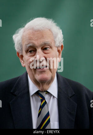 Sir Thomas Dalyell beim Edinburgh Book Festival 2011. Britische Labour-Politikerin und ehemalige MP (1962-2005) für West Stockfoto