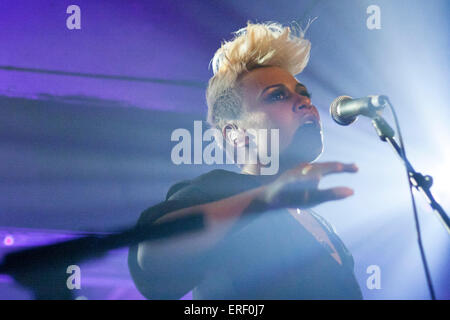 Emeli Sandé, schottische R&B und Seele Musiker bei Oran Mor, Glasgow, Schottland, UK, 1. November 2011. Stockfoto