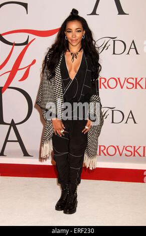 New York, New York, USA. 1. Juni 2015. TINASHE besucht die 2015 CFDA Fashion Awards in der Alice Tully Hall im Lincoln Center statt. Bildnachweis: Nancy Kaszerman/ZUMAPRESS.com/Alamy Live-Nachrichten Stockfoto