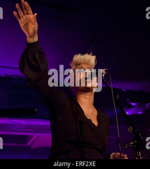 Emeli Sande erklingt in Oran Mor, Glasgow, 1. November 2011 Stockfoto