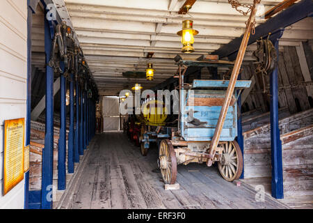 Die Plaza Stables und die Lackierung in San Juan Bautista Kalifornien Stockfoto