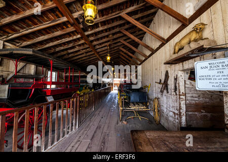 Die Plaza Stables und die Lackierung in San Juan Bautista Kalifornien Stockfoto