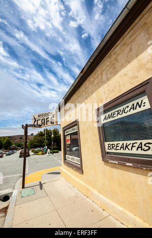 Die Mission Cafe-Restaurant, das ein amerikanisches Frühstück in San Juan Bautista Kalifornien Stockfoto
